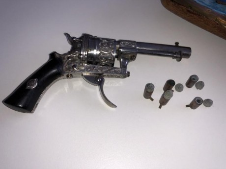 Buenos días, estoy intentando que alguien me diga algo sobre este revolver, lo heredé de mi abuelo hace 01