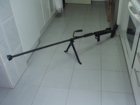 Hola.
Réplica para recreación histórica del fusil anti tanque ruso PTRD 41, en metal, madera y PVC. PIEZA 02