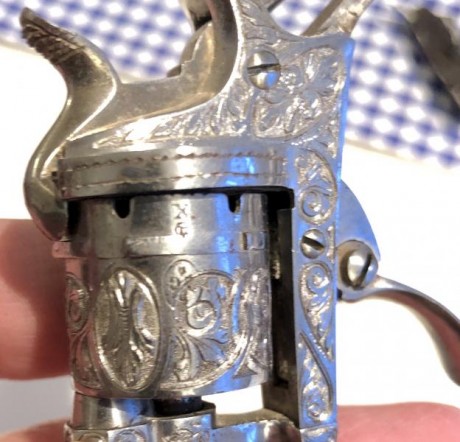 Buenos días, estoy intentando que alguien me diga algo sobre este revolver, lo heredé de mi abuelo hace 82