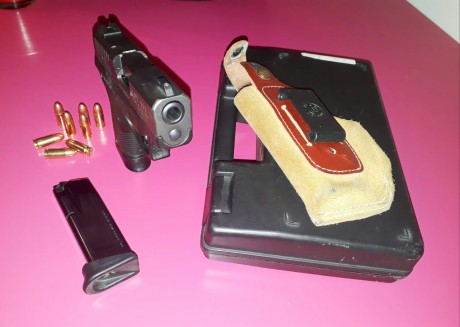 Se vende pistola de la  marca TAURUS modelo Millennium cal. 9 Pb, compacta, guiada en A ,( MMEE) el arma 31