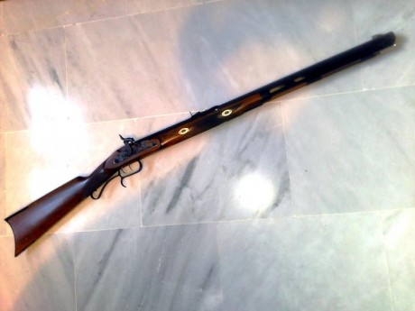 Versión modificada del rifle Hawken uno de los más famosos rifles americanos de todos los tiempos, originalmente 00