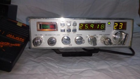 pongo a la venta este material de cb ,
 
-walkey talkey Nagai am/fm 40 canales con mike solapa        10