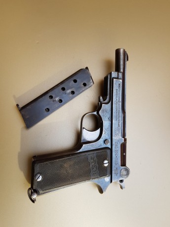 Este es el variante con el cañon mas largo y en 9 mm corto

Inscrito en el libro como arma Historica
precio 02