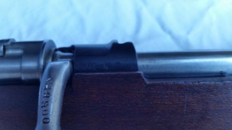 Vendo un K-98 impecable es un M-48 sino me equivoco yugoslavo porque tiene unas letras rusas calibre 8x57 22