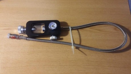 Vendo estación de carga para conectar a botella con núcleo en grifo, manómetro, conexión rápida y latiguillo 00