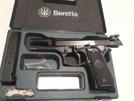 Hola compañeros pongo ala venta una beretta 92fs en perfecto estado de funcionamiento y estético con su 00
