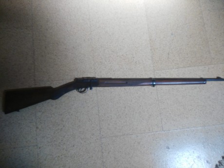 Buenas noches a todos.

Un amigo, que ya me presentó otra arma para que le ayudase a identificarla, que 21