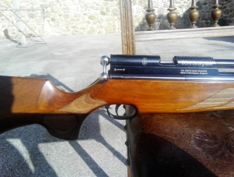 vendo esta carabina en perfectisimo estado.

Versión con el depósito y el cañon mas largo. Monotiro.

Madera 11
