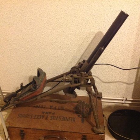 Se vende mortero Valero cal. 50 inutilizado en buen estado.
Precio 800€ 01