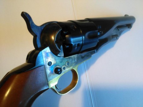 Pos eso,
 busco ,Revolver colt calibre 44 cañon de 3 O 4 pulgadas en buen estado.

Puedo cambiarlo por 90