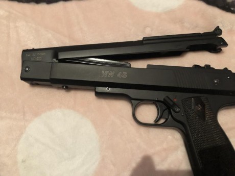 Buenas!!! Vendo Hw 45 cal 5,5 mas estos extras :
Cachas de madera artesanales de la India ,cachas originales,cañón 162