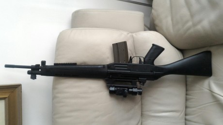 Buenas vendo fusil SiG es de la serie 500, calibre 222.
En España no he visto ninguno igual, yo lo importé 02