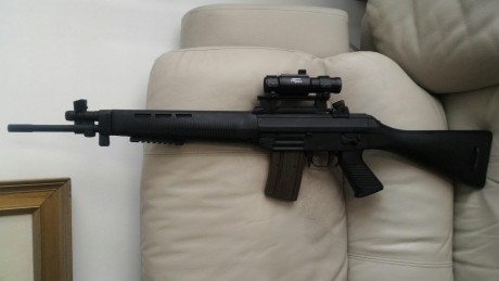 Buenas vendo fusil SiG es de la serie 500, calibre 222.
En España no he visto ninguno igual, yo lo importé 00