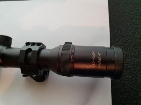 Vendo swarovski habicht  con reticula iluminada especial batida , en su caja original con marcas de uso 10