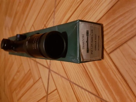 Vendo swarovski habicht  con reticula iluminada especial batida , en su caja original con marcas de uso 21