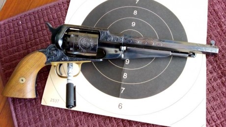 Revolver avancarga Santa Barbara modelo Remington New Army en calibre 44 con bonitos grabados en toda 02