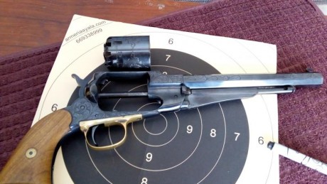 Revolver avancarga Santa Barbara modelo Remington New Army en calibre 44 con bonitos grabados en toda 21