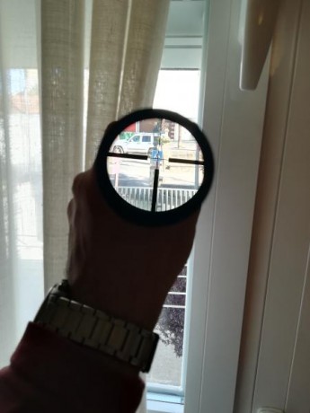 Pongo a la venta un visorazo a precio muy interesante, 300€. Tiene alguna marquita sin ninguna importancoa 02
