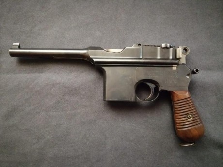 Se vende Pistola Astra 900, con su funda de madera. Se encuentra en perfecto estado de conservación y 01