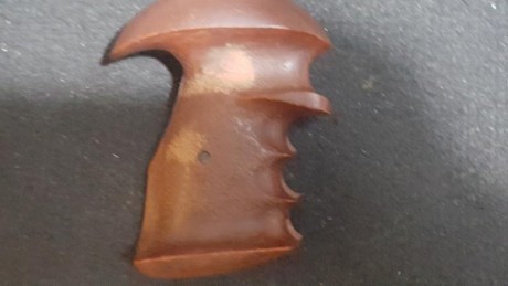 Pues eso, que vendo estas cachas anatómicas para revolver S&W
Precio, 40€
Lugar: Lleida 01