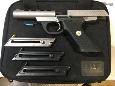 Vendo pistola Colt del calibre 22lr guiada con licencia F, usada pero en muy buen estado, regalo 3 cargadores, 02