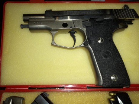En perfecto estado , con carro de  9mm y 45 Auto  todo con una guia  registrada como tipo F en 390€ no 01