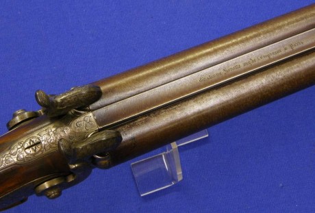 Voy a colocar unas fotos de un arma larga alemana de llave de mecha del siglo XVI. 120