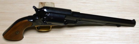 Se Vende Revolver Santa Bárbara número 2, el revolver viene con dos martillos, uno de ellos se tocó para 02