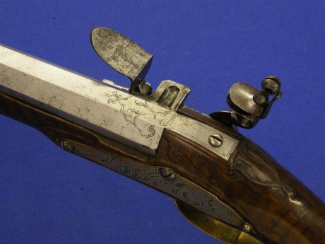 Voy a colocar unas fotos de un arma larga alemana de llave de mecha del siglo XVI. 141