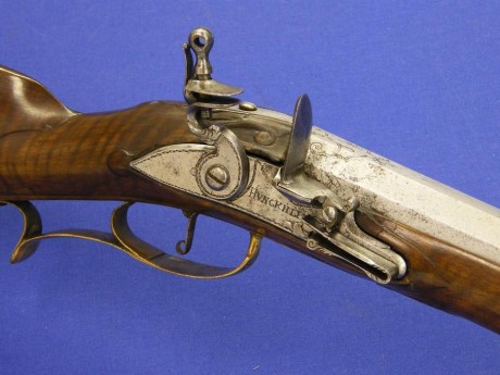 Voy a colocar unas fotos de un arma larga alemana de llave de mecha del siglo XVI. 150