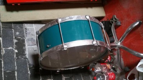 Hola  !  . Vendo un bombo de calle  62 cm,s diámetro  x  27 cm,s  ancho,  para peñas ,  cuadrillas .... 02