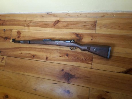 mauser 98k byf 44 

Una pieza honesta no de arsenal.
El cierre tiene numero diferente., pero es de 1944 01