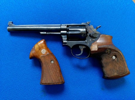 Revolver de la marca LLAMA, Gabilondo y Cía S.A., modelo “RUBY EXTRA” de 6 pulgadas, tambor de 6 cartuchos, 02