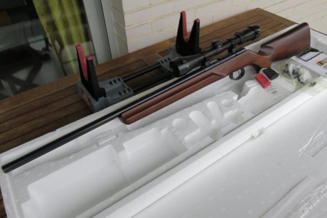 Vendo a mi pesar una magnifica carabina ANSCHUTZ 1416 D HB en perfecto estado ,lleva 2 cargadores mas 02