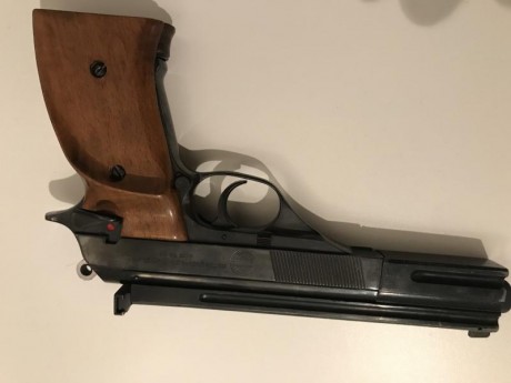 Vendo arma astra ts22, usada en contadas ocasiones, arma en perfecto estado con mucha municion, actualmente 12