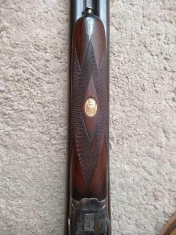 Hola a todos.

Vendo esta escopeta de colección. 

Es una exclusiva paralela HJB Arrizabalaga sistema 12