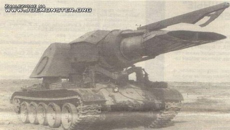  czym_on_strzela.jpg 

de donde salió la foto, comentan esto, traducción google modificada por mi:  "Se 00