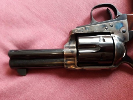 Uberti sherif 45LC cañon 3 1/2 sin uso como nuevo inscrito en libro de coleccionista de replicas con sus 00