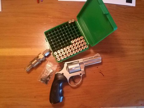 SISTEMA BROCOCK CAL.22
FABRICADA EN ALEMANIA
CAJA CON 35 CARTUCHOS.
MODULO DE CARGA DE AIRE
ACESORIO Y 00