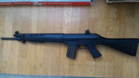 Buenas vendo fusil SiG es de la serie 500, calibre 222.
En España no he visto ninguno igual, yo lo importé 30