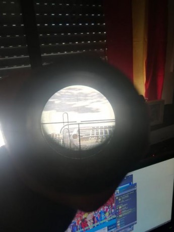 Un amigo vende estos dos visores, uno es un 1,5 a 6 x 42 con carril s&b y el otro un 1/4 a 4 sin campana 20