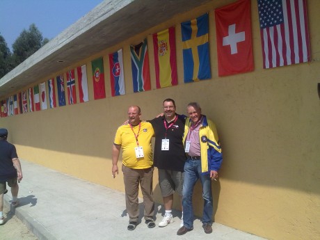 Un saludo a todos... a ver si os cuento,
Hoy ya han empezado las competiciones, ayer fue la ceremonia 00