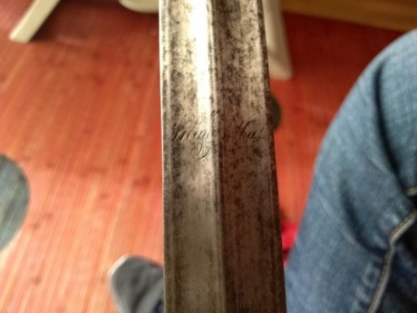 Hola. Un conocido vende estos sables franceses. Un sable de caballeria,una espada de ceñir de oficial,un 31