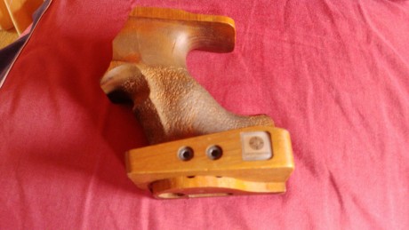 Hola amigos
Un amigo vende está cacha de zurdo de Steyr LP10
Usada pero de origen, sin ninguna modificación 02