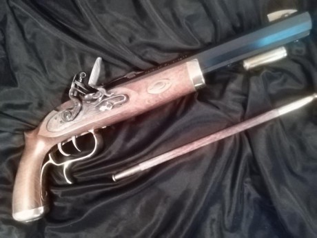 Pistola usada por los tramperos y compañera del Hawken.
Este modelo de Ardesa es conocido por su fiabilidad 01