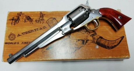 VENDO revolver de avancarga UBERTI Remington New model Army, cal. 44, en acero inoxidable.
Muy buen estado.
Precio 02