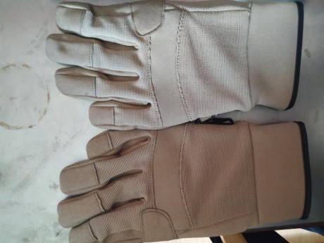 Vendo estos guantes reglamentarios del Ejercito Español talla 10.
El precio es de 18 euros con los gastos 00