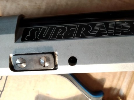Buenos días compañeros, tengo una superair 2001 y tengo un problemilla. Algunas veces me engancha el cerrojo 21