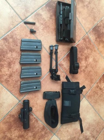 Vendo Colt Sporter II, calibre .222 con varios accesorios:

Gatillo de tiro timney
4 cargadores Colt originales
Correa 02