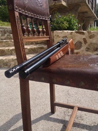 vendo esta carabina en perfectisimo estado.

Versión con el depósito y el cañon mas largo. Monotiro.

Madera 41